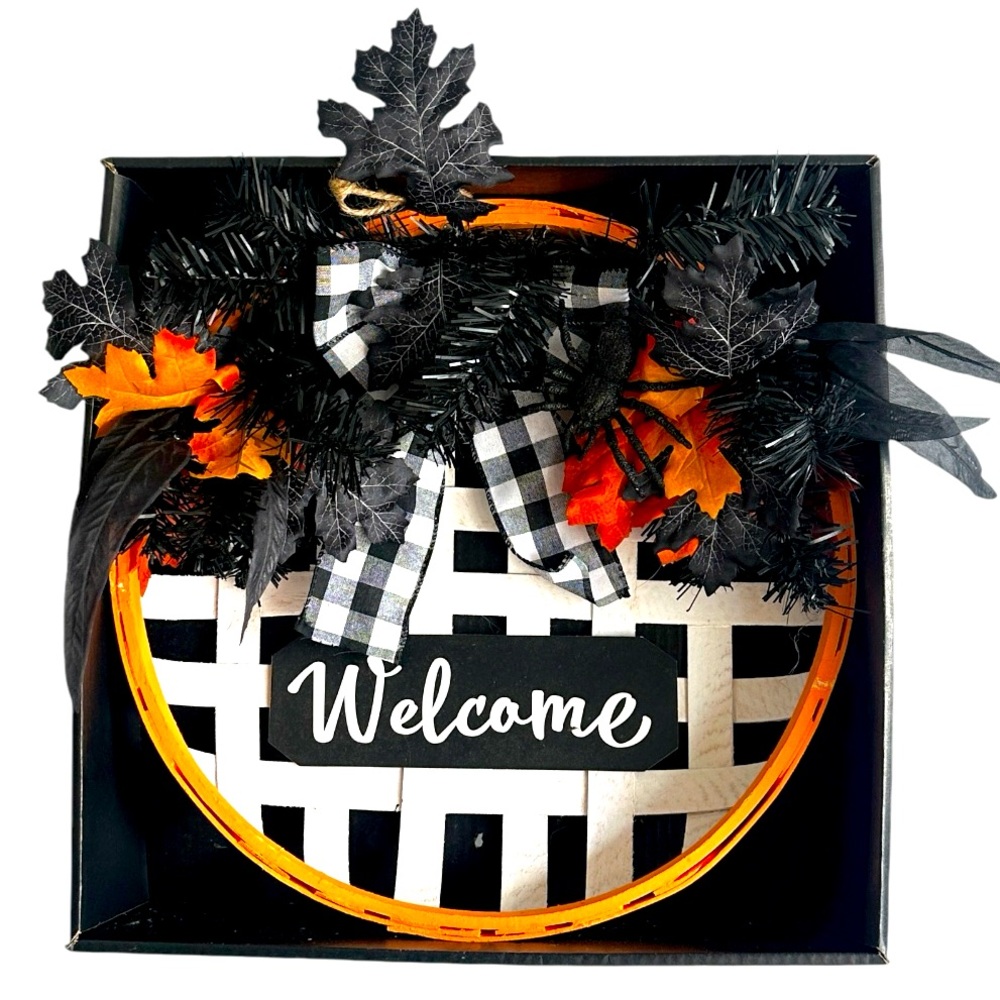 Welcome 16” Woven Tobacco Decorative Halloween Wreath NWT